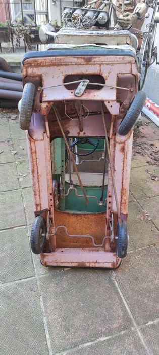 Москвич с педали, Ретро кола с педали