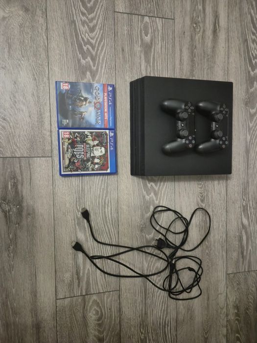 PS4 Pro-1TB+2 jocuri