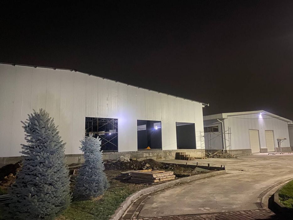 Сдается склад 2500 кв м Новый Узбекистан ориентир Университет Акфа