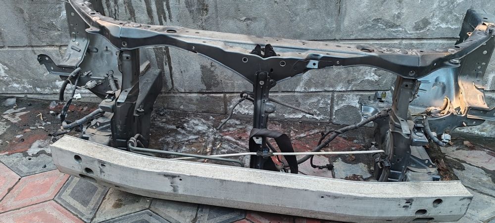 Продам телевизор с ленжеронами