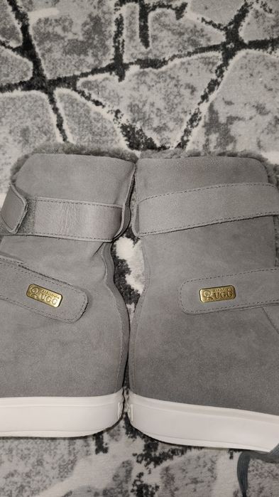 Cizme UGG AXA Australia sneakers piele naturală