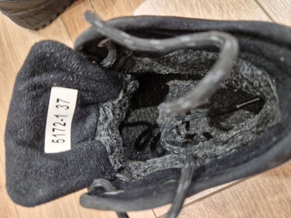 Продам детскую обувь