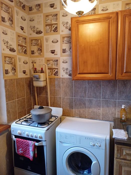 Продам 2хком квартиру район 8 школы.