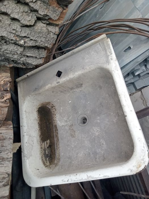 Крышка от унитаза, раковина