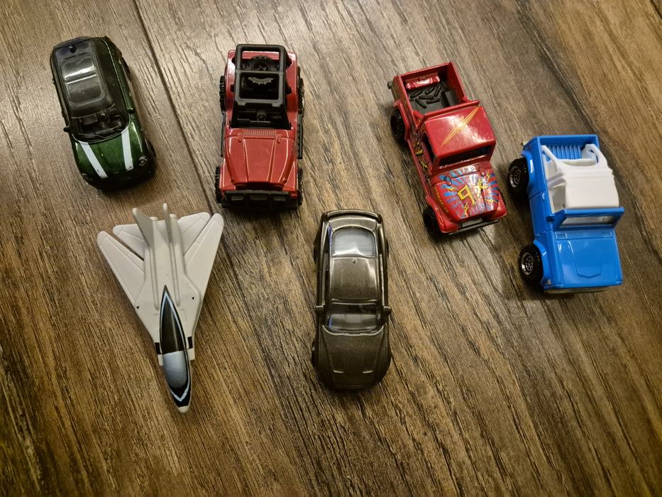 Метални колички hotwheels,matchbox