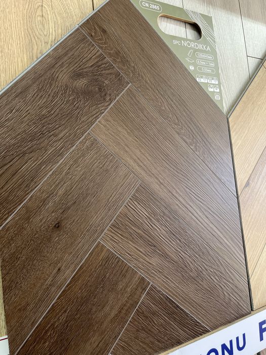 Кварцвинил SPC английская елка