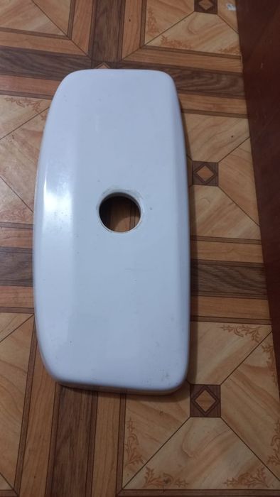 Продам Крышку На  Бачек Для Унитаза.