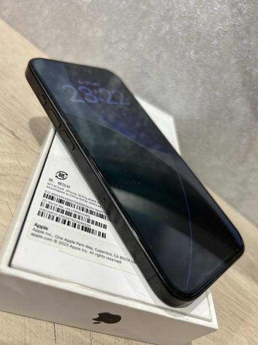 Продам айфон 15 про 256гб