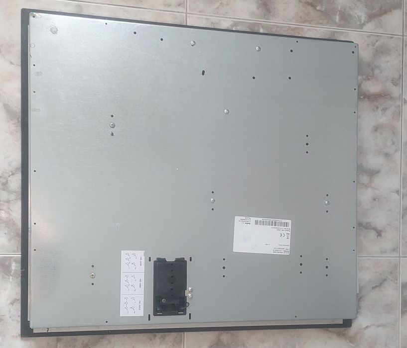 Керамичен плот за вграждане с три котлона Amica