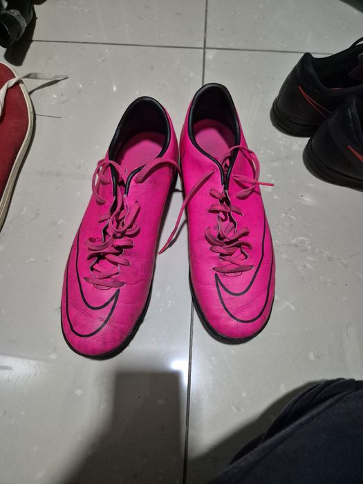 Vând adidași fotbal teren sintetic