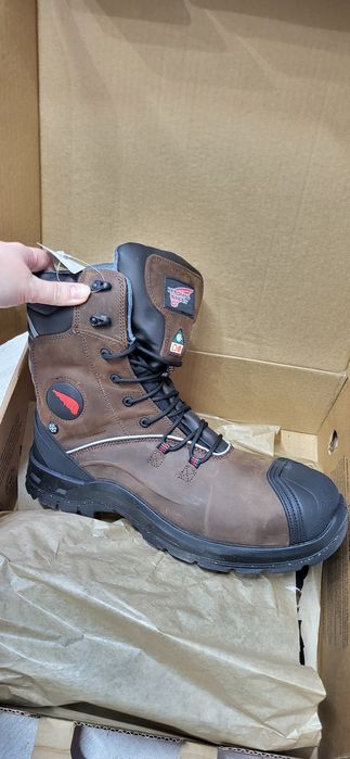 Продам сефти ботинки