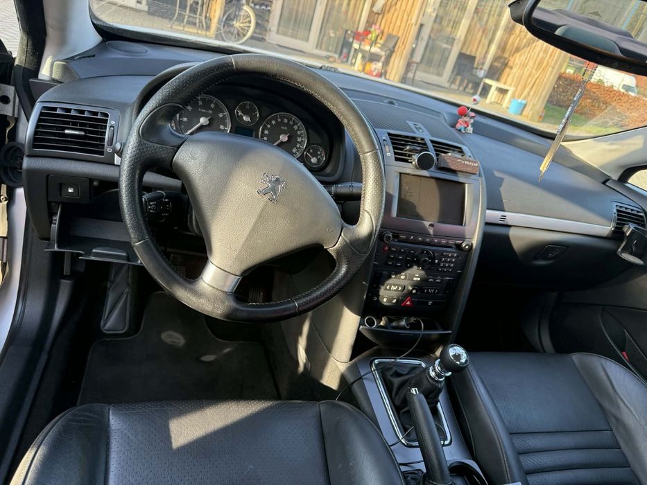 De vanzare peugeot 2800€