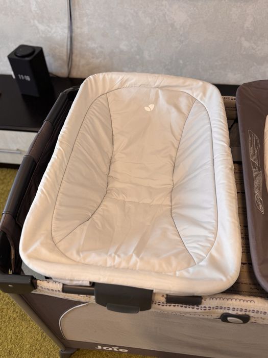 Манеж-кровать Joie Commuter Change