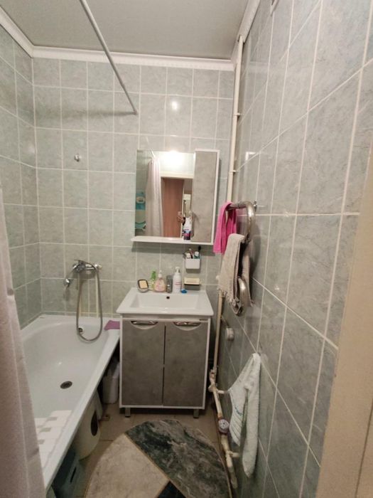 Продам 2х комнатную , ниш