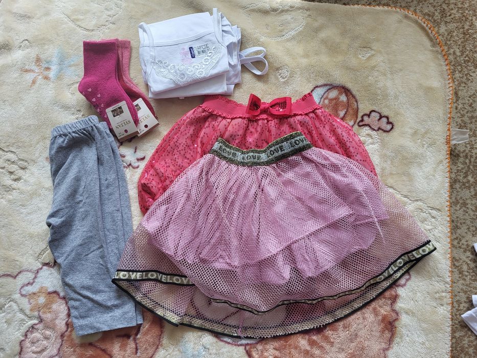 Продам детскую одежду на девочку 5-6 лет