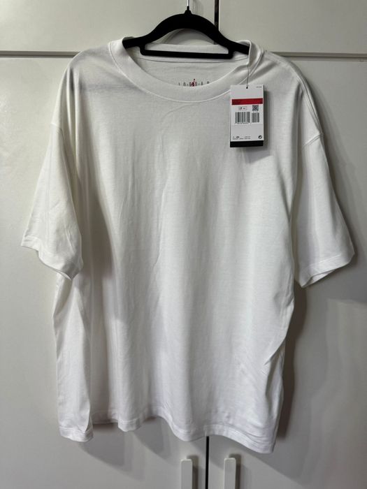 Nou cu etichetă:Tricou Jordan marimea M și L