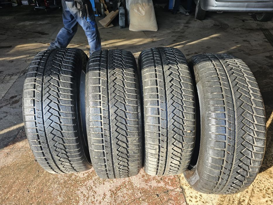 Vand 4 cauciucuri continental iarna