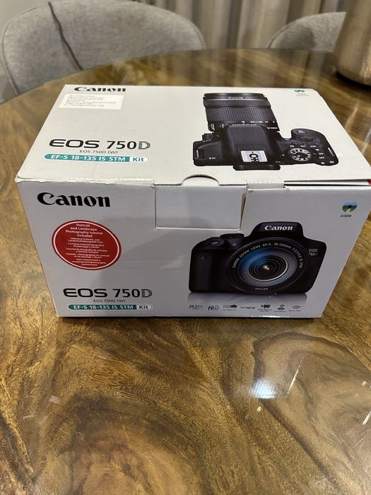 Фотоапарат Canon EOS 750D