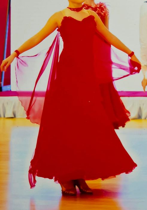 Два бальных платья