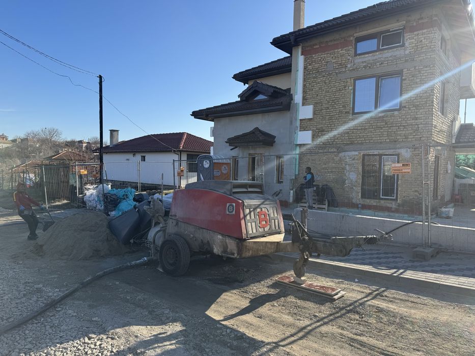 Машинно полагане на подови замазки