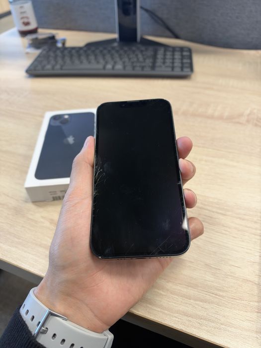 Продам iPhone 13 128 midnight