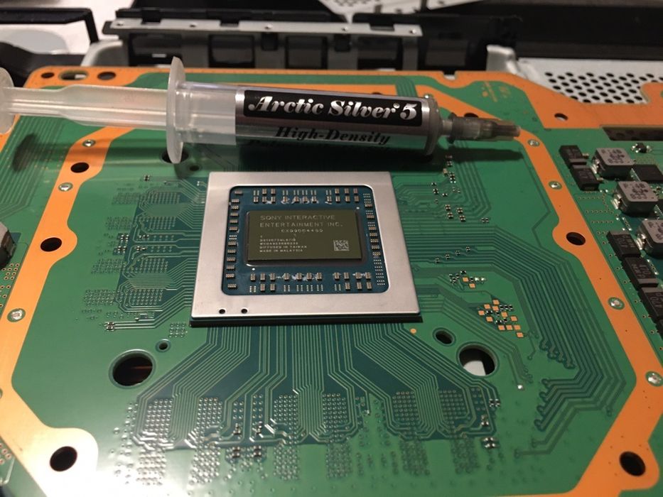 Reparatii, curatare, resoftare, service console PS4, PRO, PS5, Xbox