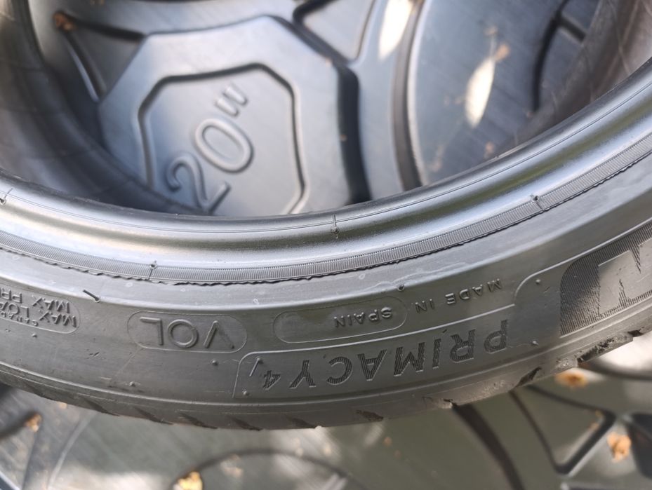 Anvelope de vara 235 40 19 Michelin dot 2020