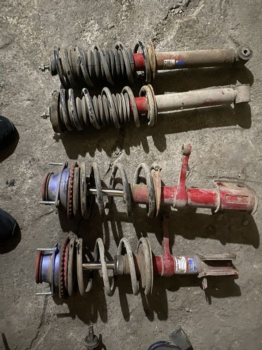 Продам Стойки в сборе