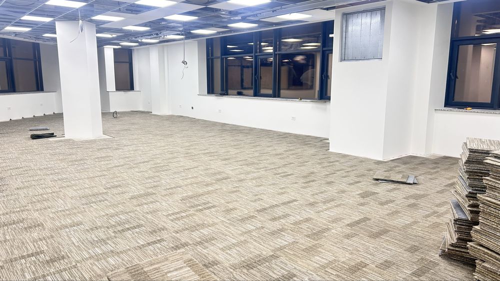 Montaj vinyl pvc , mocheta  , LVT, sape autonivelante