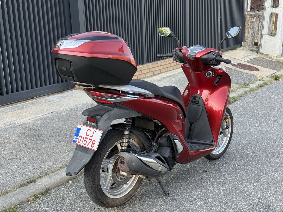 Honda SH  125 ABS fata-spate