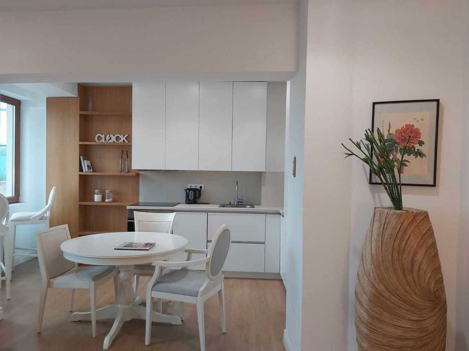 Дава се под наем Двустаен апартамент в София, Център - 70 кв.м за 800 € - Снимка #2