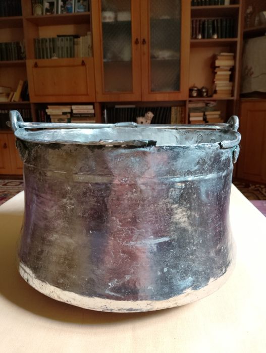 Много старо медно котле