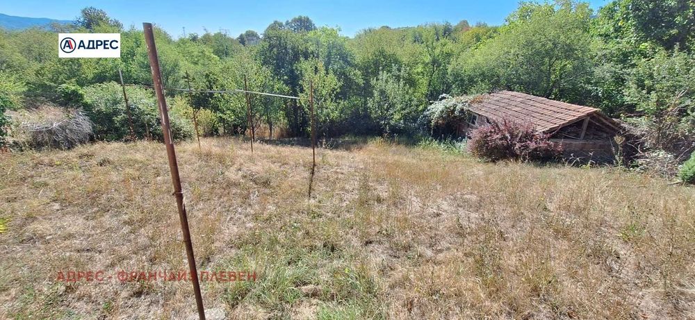 Къща в Ловеч, област-с.Голяма Желязна площ 84 цена 35000