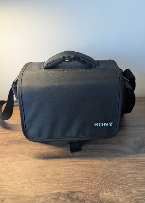Sony zv-e10 + обектив Sony SEL 16-50mm f/3.5-5.6 PZ OSS.  Като нов