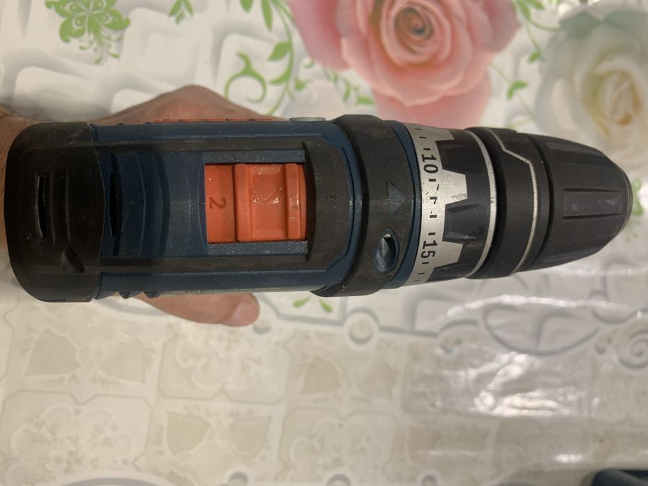 Bosch Bosch GSR 12V-15 FC/двускоростен винтоверт със меняеми глави