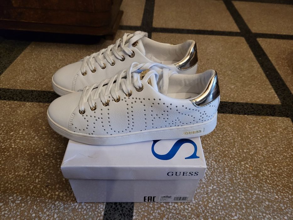 Спортни обувки: Дамски/ Мартонки Guess, Lacoste. Блуза Adidas M, нова.