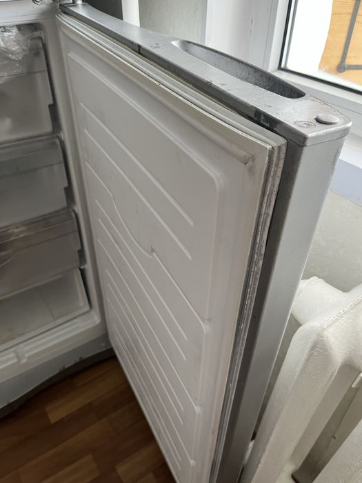 Продам холодильник