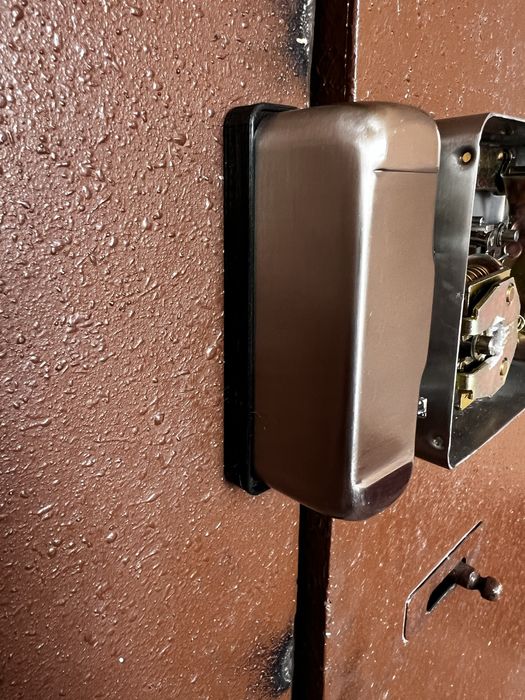 ANDEL / GUGARD подкладки под замок ответной планки