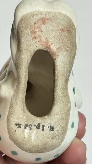 Фарфоровая статуэтка