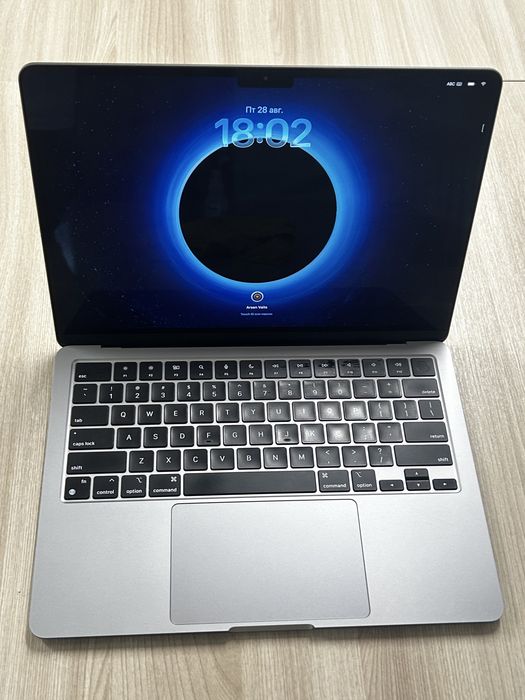 MacBook Air m3 8/512