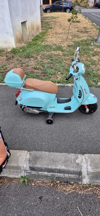Vând scuter 550 de lei