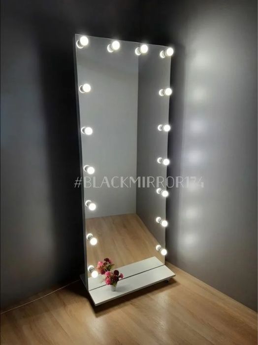 Зеркало с подсветкой гримерное