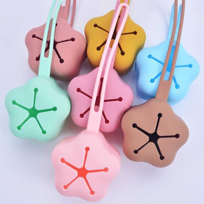 Персонализирани силиконови аксесоари за хранене