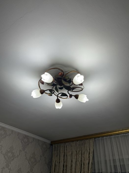 Кованная люстра хорошего качества