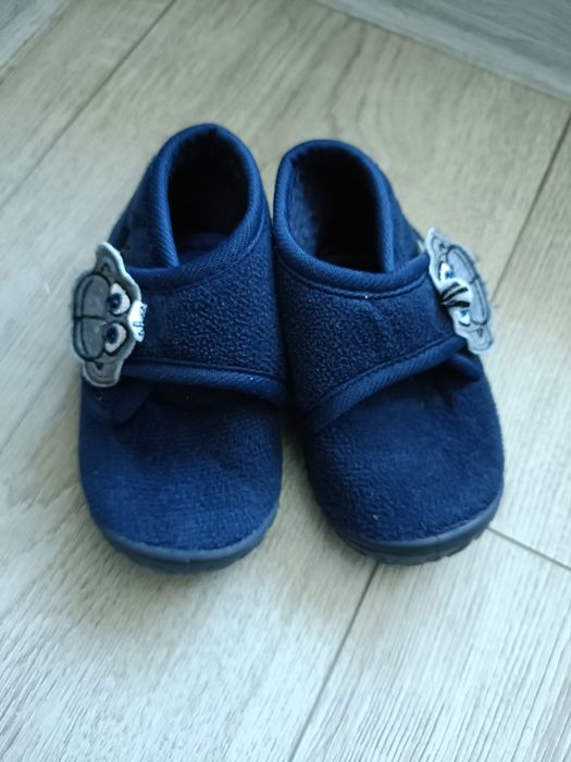 Papuci mărimea 20
