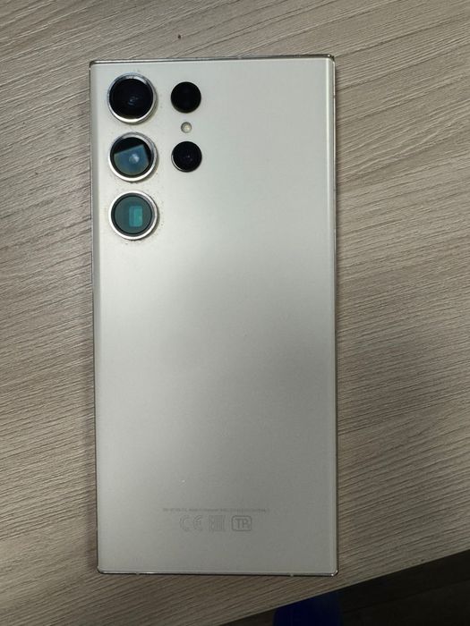 Продам Samsung S23 Ultra 256gb/12