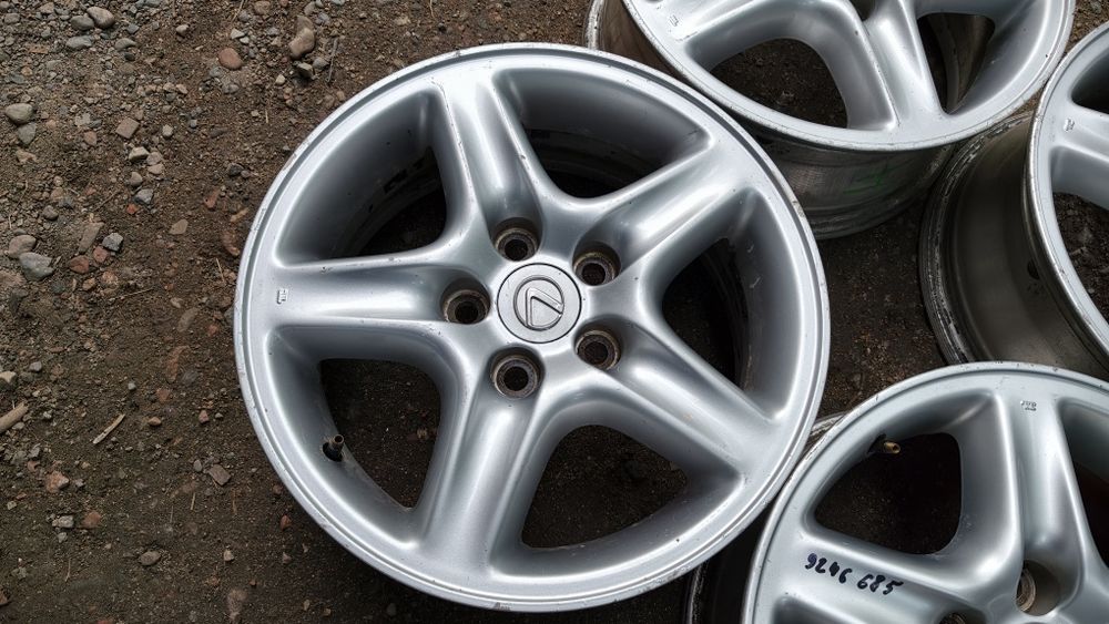 Комплект оригинальных дисков R16. Lexus. Toyota