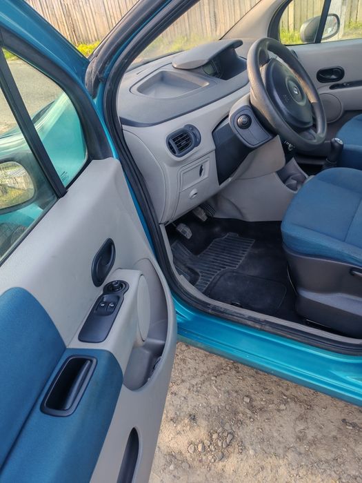 Mașină Renault modus