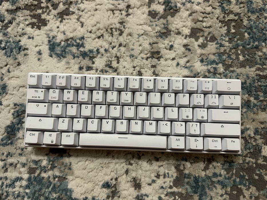 Продам клавитуру новую