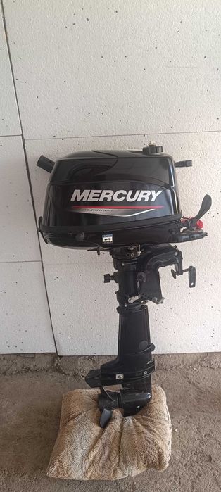 Двигател за лодка MERCURY 6 к.с.